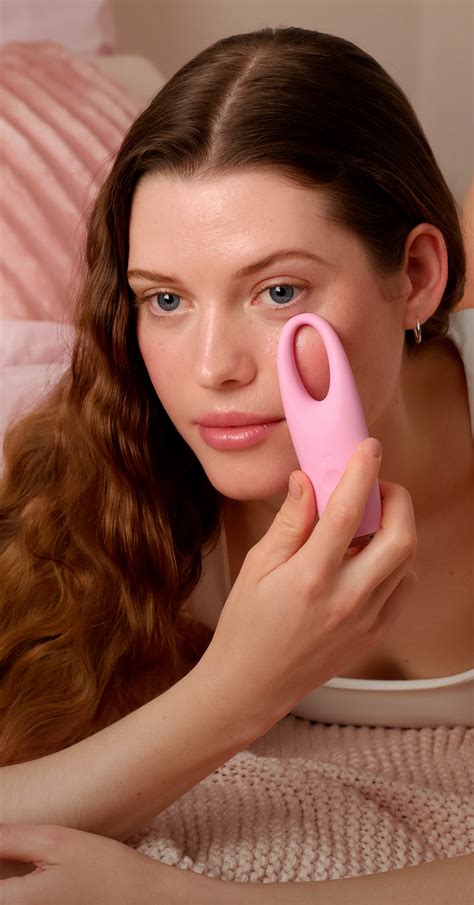FOREO l Feel amazing with our skincare and oral care devices