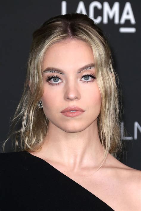 Sydney Sweeney Fantastic Side Boobs - Hot Celebs Home