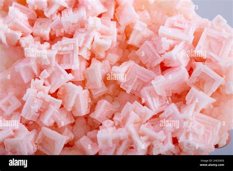 Halite crystal structure hi-res stock photography and images - Alamy