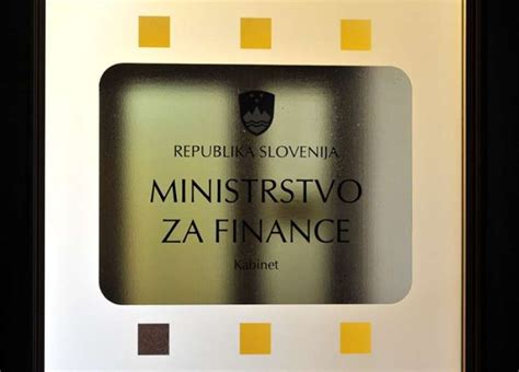 ministrstvo za finance cena zadolzevanja slovenije  zahtevo za