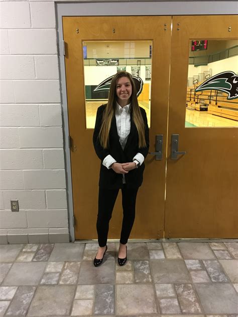 Bison Spotlight – Maddie Hansen – Nichols College Career and