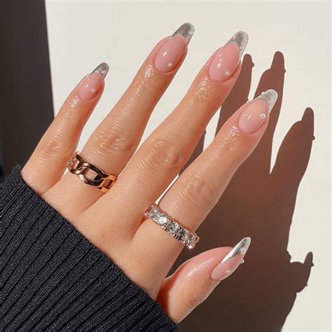 25 Silver Manicure Ideas That Prove Metallic Nails Are Here to Stay