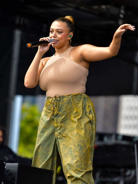 Mahalia Live at Lollapalooza [GALLERY] - Chicago Music Guide