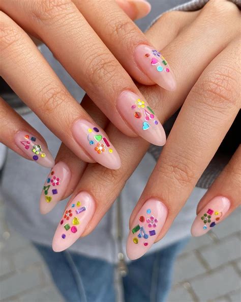 Unghie 2024: 13 manicure di tendenza secondo i nail artist | Vogue Italia