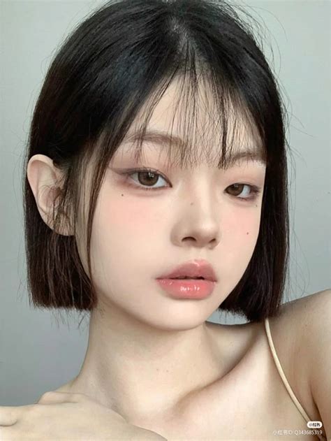 Makeup | Cắt tóc, Ý tưởng trang điểm, Dép