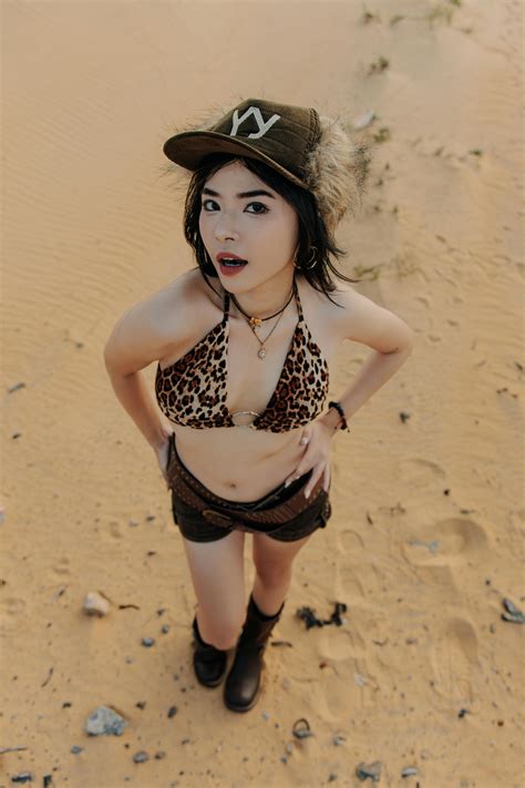 Lucy+Liu+Bikini Photos, Download The BEST Free Lucy+Liu+Bikini Stock