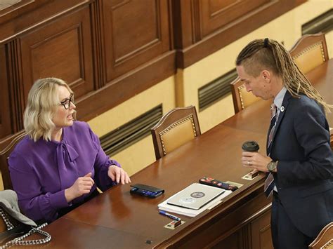 Válečná daň ve sněmovně | ParlamentniListy.cz – politika ze všech stran