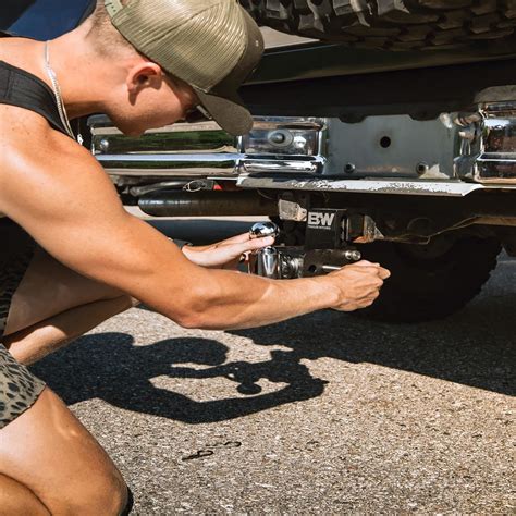 B&W Trailer Hitches 10,000lbs Gross Trailer/1,000lbs Tongue, 5in Drop 5