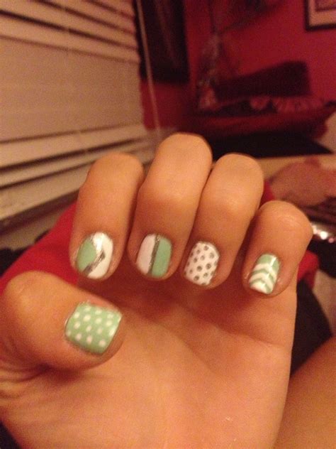 mint green nail color