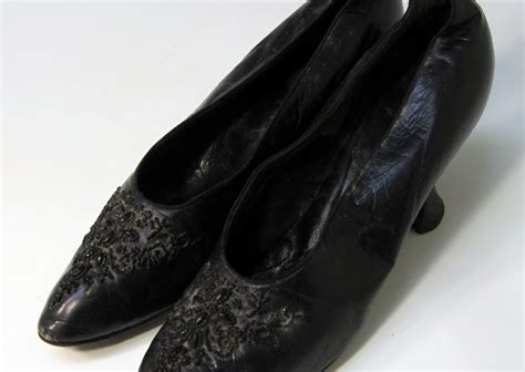All The Pretty Dresses: Titanic Era Shoes!