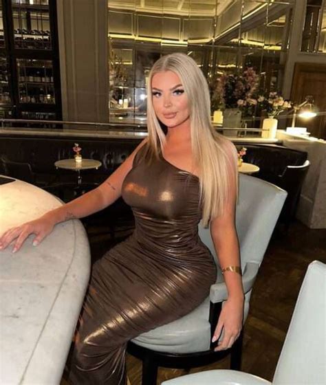 How Old Is Lily Adelinaa? Bio, Impressive Instagram Model, Age, Height ...