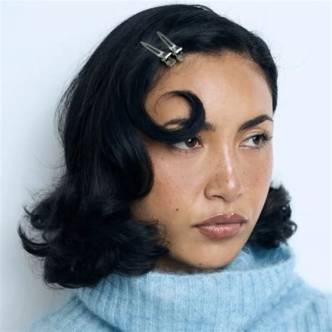 Franja De Ladinho - Franja de lado volta em força hoje: tendências de alta moda para cabelo ...