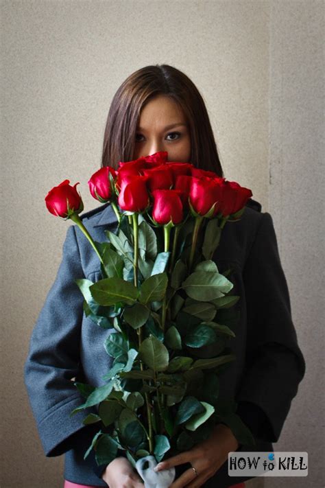 Фото девушек с розами | HowToKill.ru