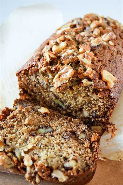 Easy Banana Nut Bread Recipe