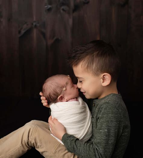 Download Sibling Love | Wallpapers.com