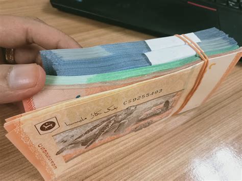 dah tukar duit raya suria amanda