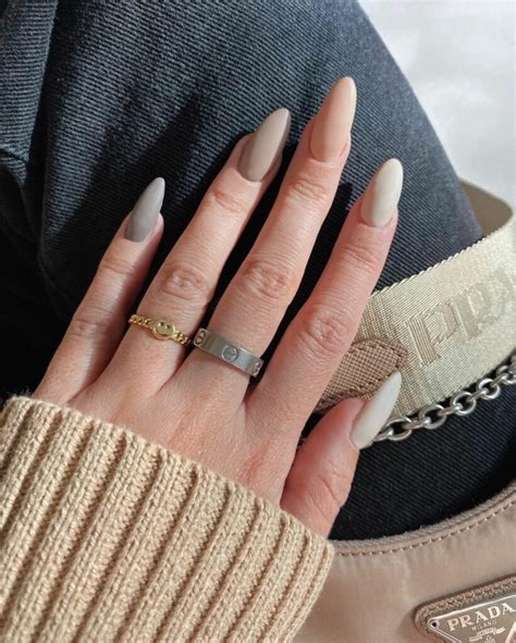 37+ Elegant Beige and White Nails You Will Love - Nail Designs Daily