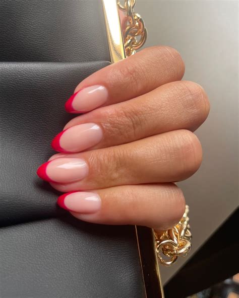 Holiday nail inspo | Xmas nails, Stylish nails, Gel nails