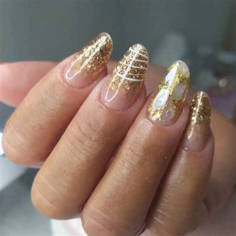 Unha De Gel Com Folha De Ouro - Unha Decorada Folha De Ouro - Unha Decorada Simples