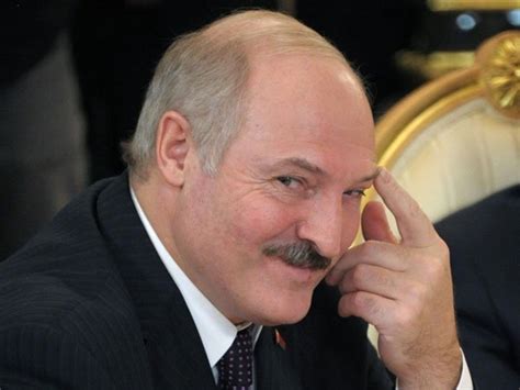 Лукашенко придумал, как отдать власть и оставить ее себе