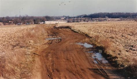I just wanted to fly the little airplanes at the little airport : Air ...