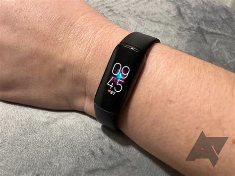 Best Fitbit Luxe bands in 2025