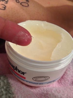 how much aquaphor to put on tattoo