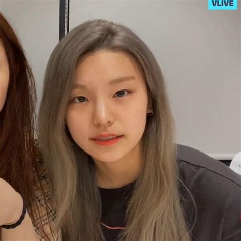 ITZY's Yeji Picks Between Wearing Makeup And No Makeup (And Here's ...