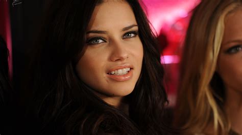 Adriana Lima 54 Wallpaper