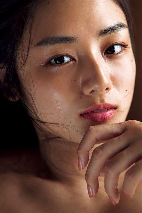 片山萌美 Rashin《裸芯》MOEMI KATAYAMA 写真集 女優 モデル 安いオンライン www.for-you.co.jp