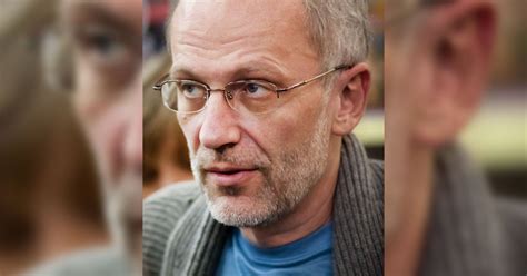Жизнь Александра Гордона: каких женщин предпочитает шоумен