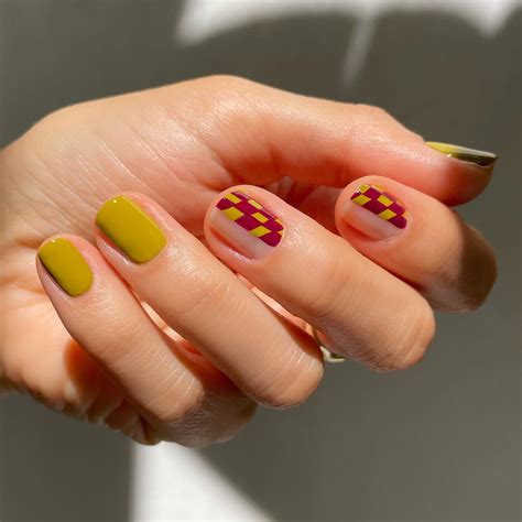 25 Geometric Nail Designs I'm Copying Immediately | Who What Wear