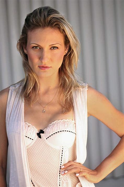 Ника Хитрова (Nika Khitrova)
