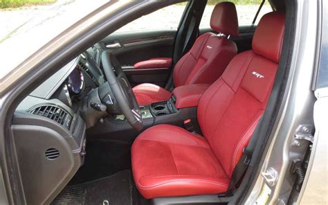 2014 Chrysler 300 SRT Premium: Race Organizer Review