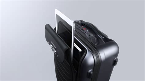 Новинка в туризме: умный чемодан с GPS, аккумулятором и портами USB