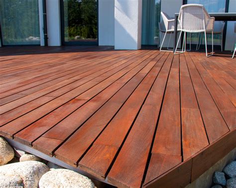 How long does it take deck stain to dry? Our advice explains | Gardeningetc