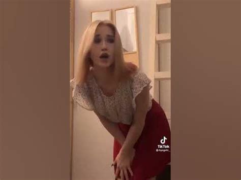 порвала #колготки #чулки на себе трогает #ноги #ножки лапает #киси # ...