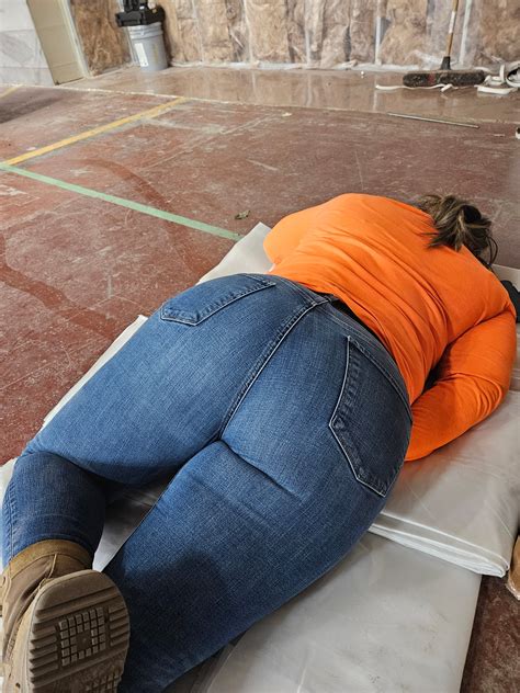 Thicc Latina construction worker BBW - Tight Jeans - Forum
