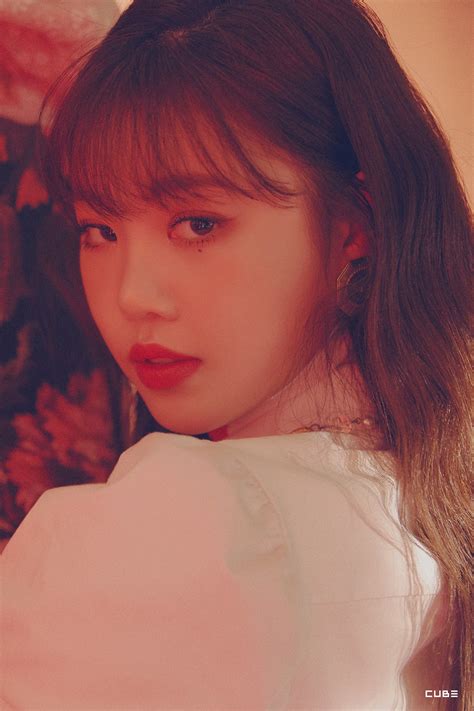 Interview: K-Pop Group (G)I-dle on Their Individual Approaches to ...