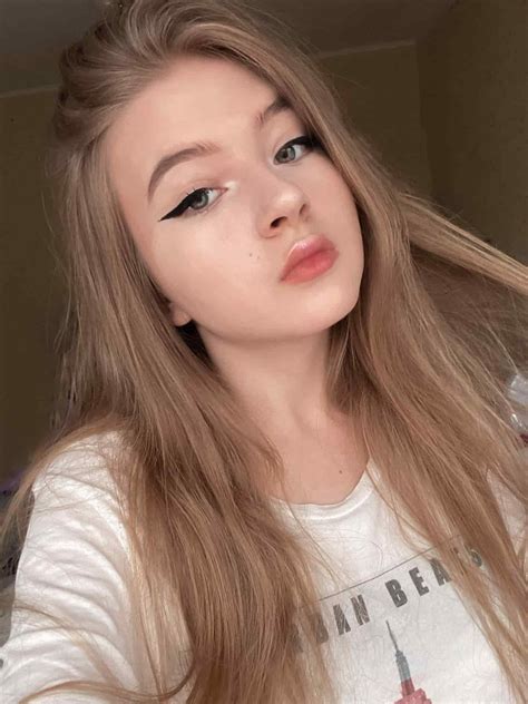 GAECHKATM слив твич фото - Sliv-Twitch | Гаечка голая в трусиках