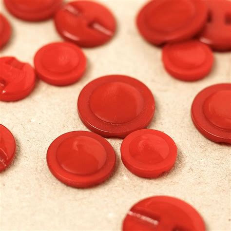 resin button red