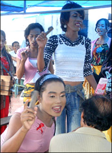 Waria Cantik dan Seksi | OYIN AYASHI