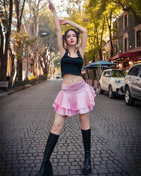 Germaine Valentina | La Valentina por las calles de Coyoacán 🩷 🇲🇽 Cuál