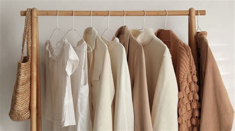 Clothing Rack With Clothes