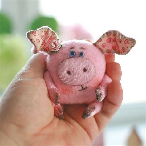 ...пока армия Хрюшек #впроцессе , пусть Тутти🐽 порадует вас своей ...