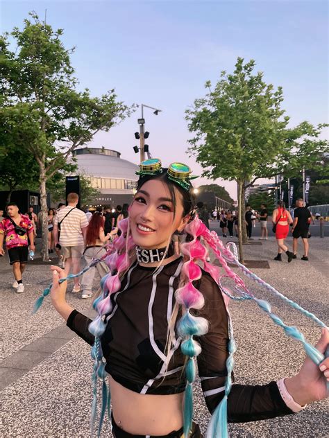 It's true asian girls love festivals! : r/funsized