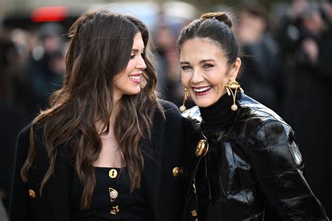 'Wonder Woman' TV icon Lynda Carter steps out at Paris Fashion Week