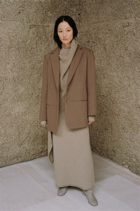 Pin by Весёлые сказки on Мода - монохром | Fall winter fashion outfits ...