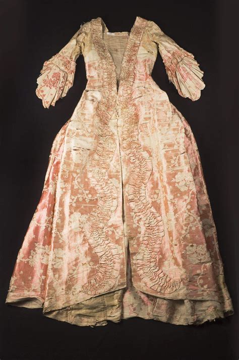 18th century fashion: Discover 32 Colonial Costumes for women ideas