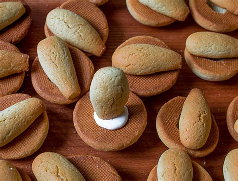 Рецепт печенья "Грибочки" с фото пошагово на Вкусном Блоге